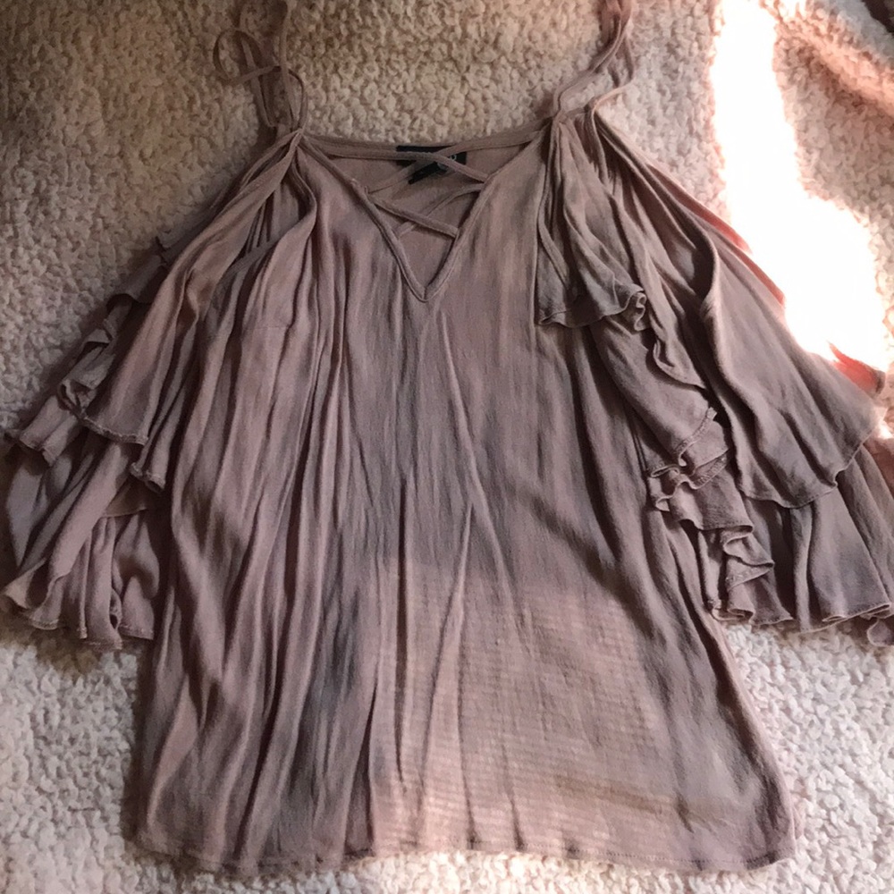 Pink blouse with flowwy sleeves